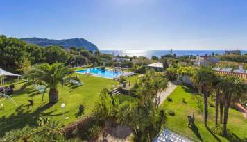 Hotel Corona - mese di Aprile - giardino offerte- Forio d'Ischia